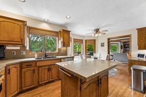 8740 - 6151 S 102nd Ave_008.jpg