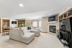 8740 - 6151 S 102nd Ave_035.jpg