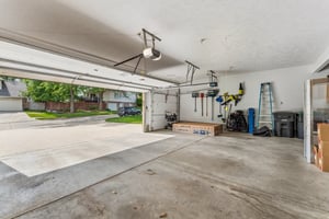 8740 - 6151 S 102nd Ave - 004.jpg