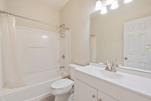  Photo 40