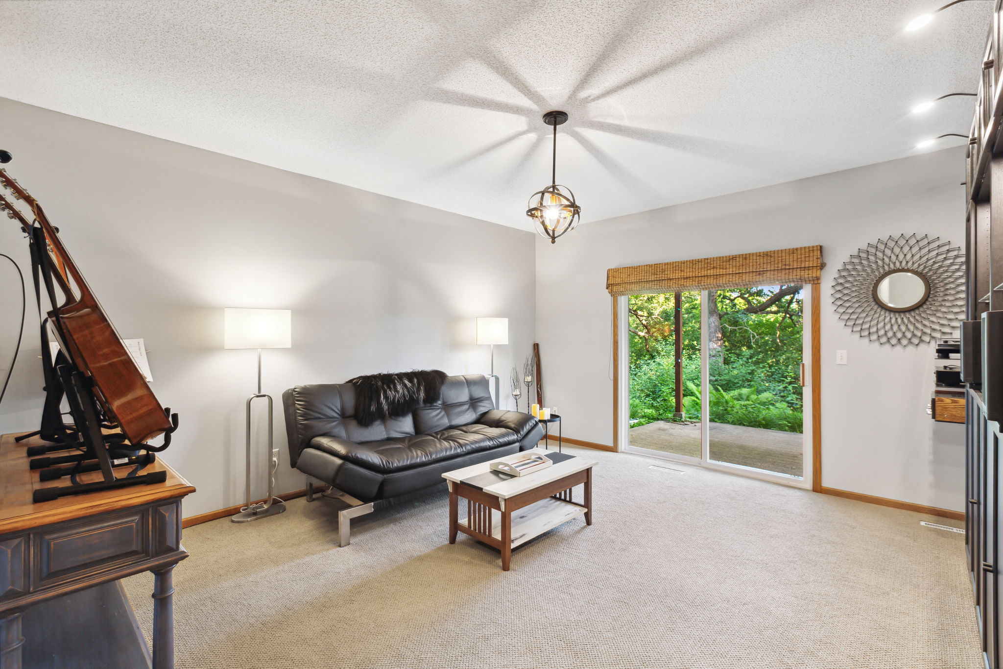 17_Interior