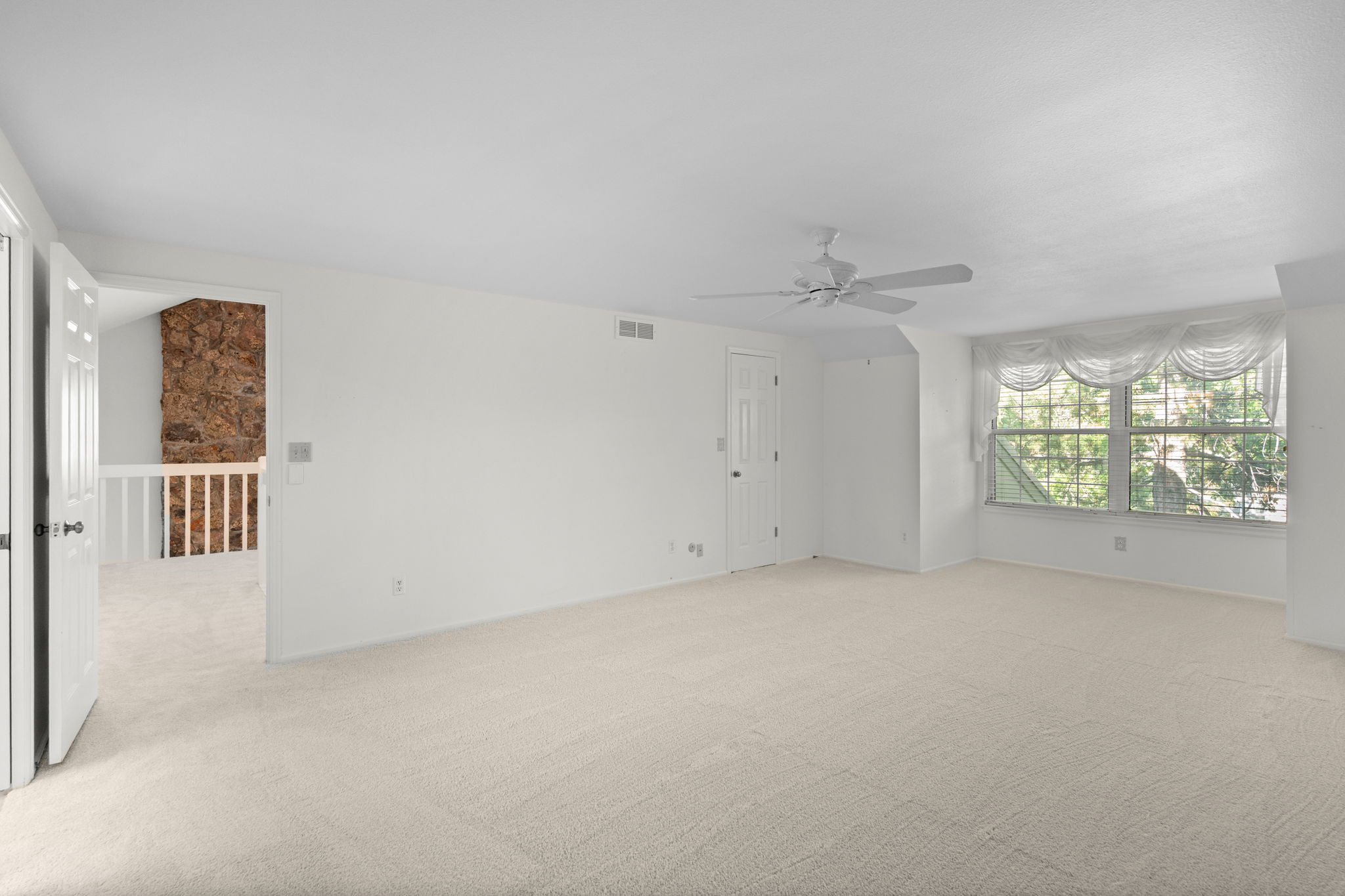 Upstairs Primary Bedroom
