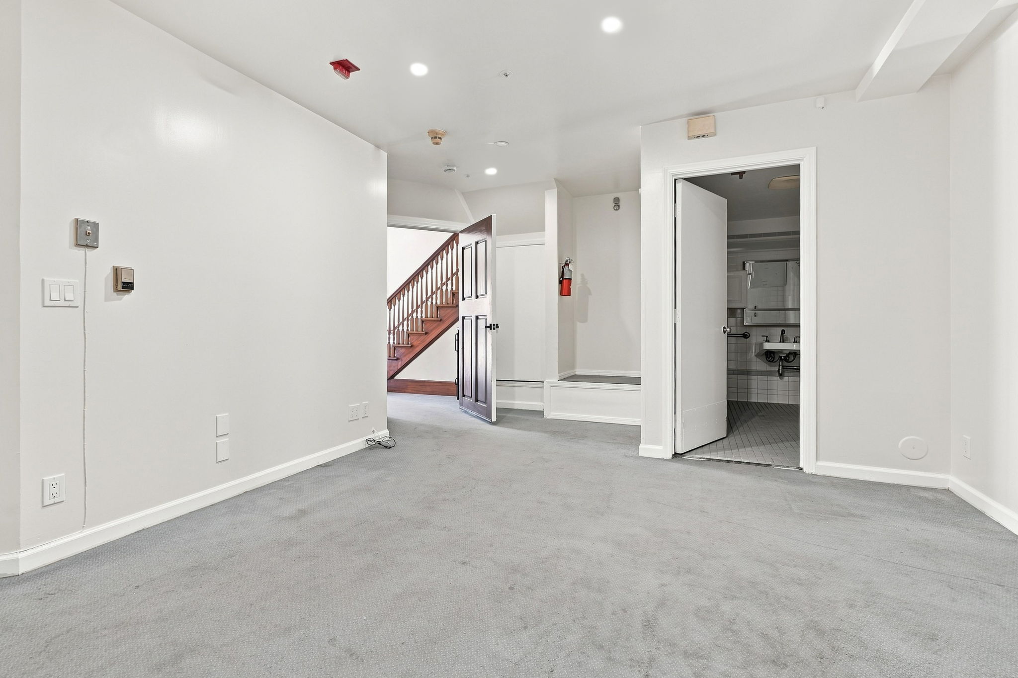 008_F8_616 39th Ave