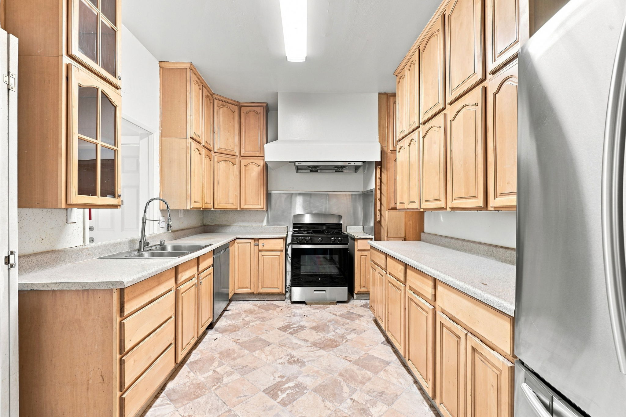 025_F8_616 39th Ave