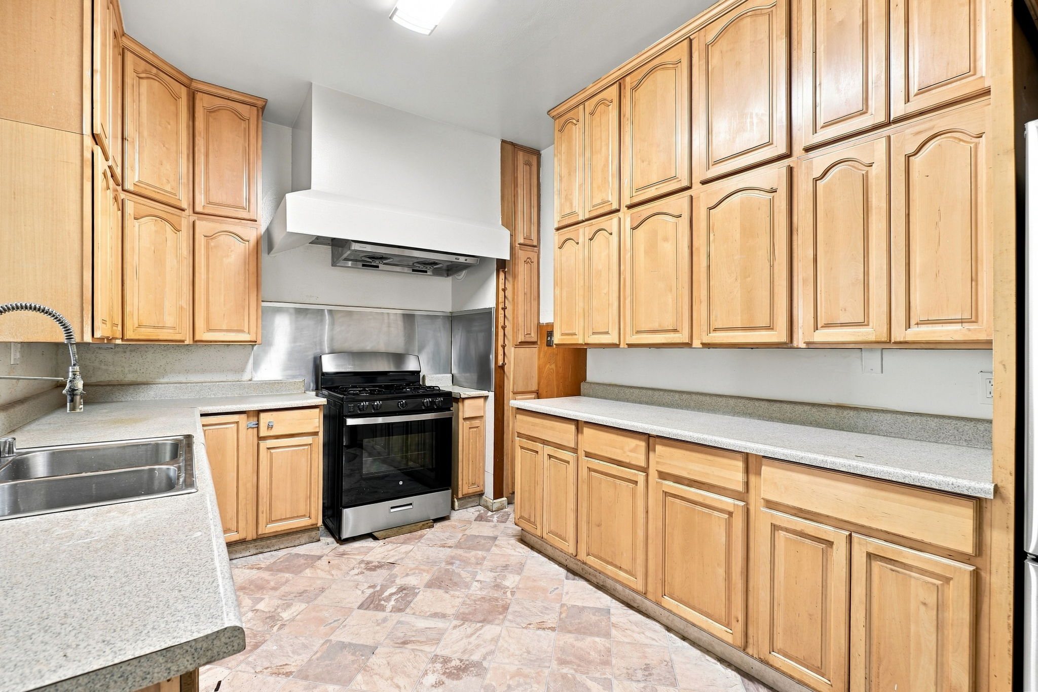 026_F8_616 39th Ave