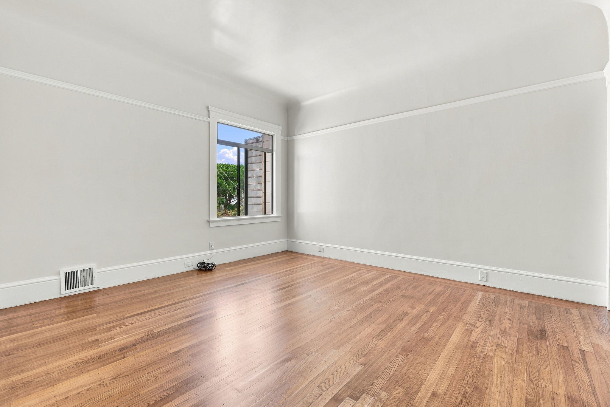 033_F8_616 39th Ave