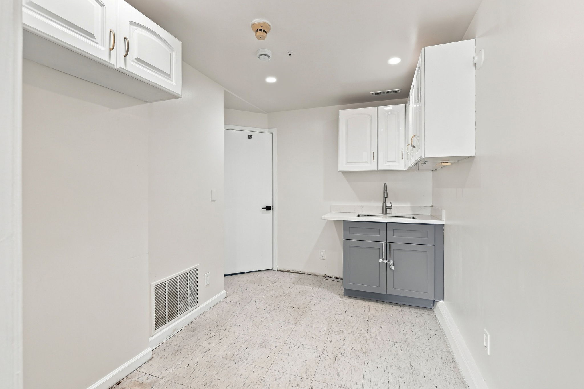 051_F8_616 39th Ave