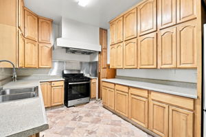 026_F8_616 39th Ave