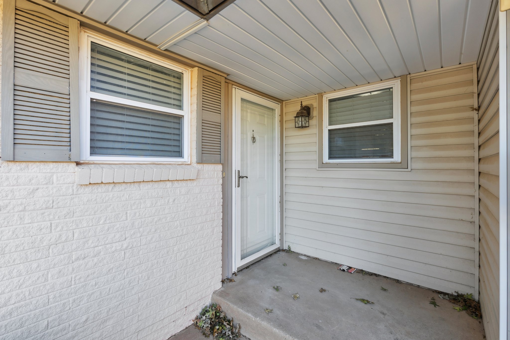 616 Fairlane Dr_005.jpg