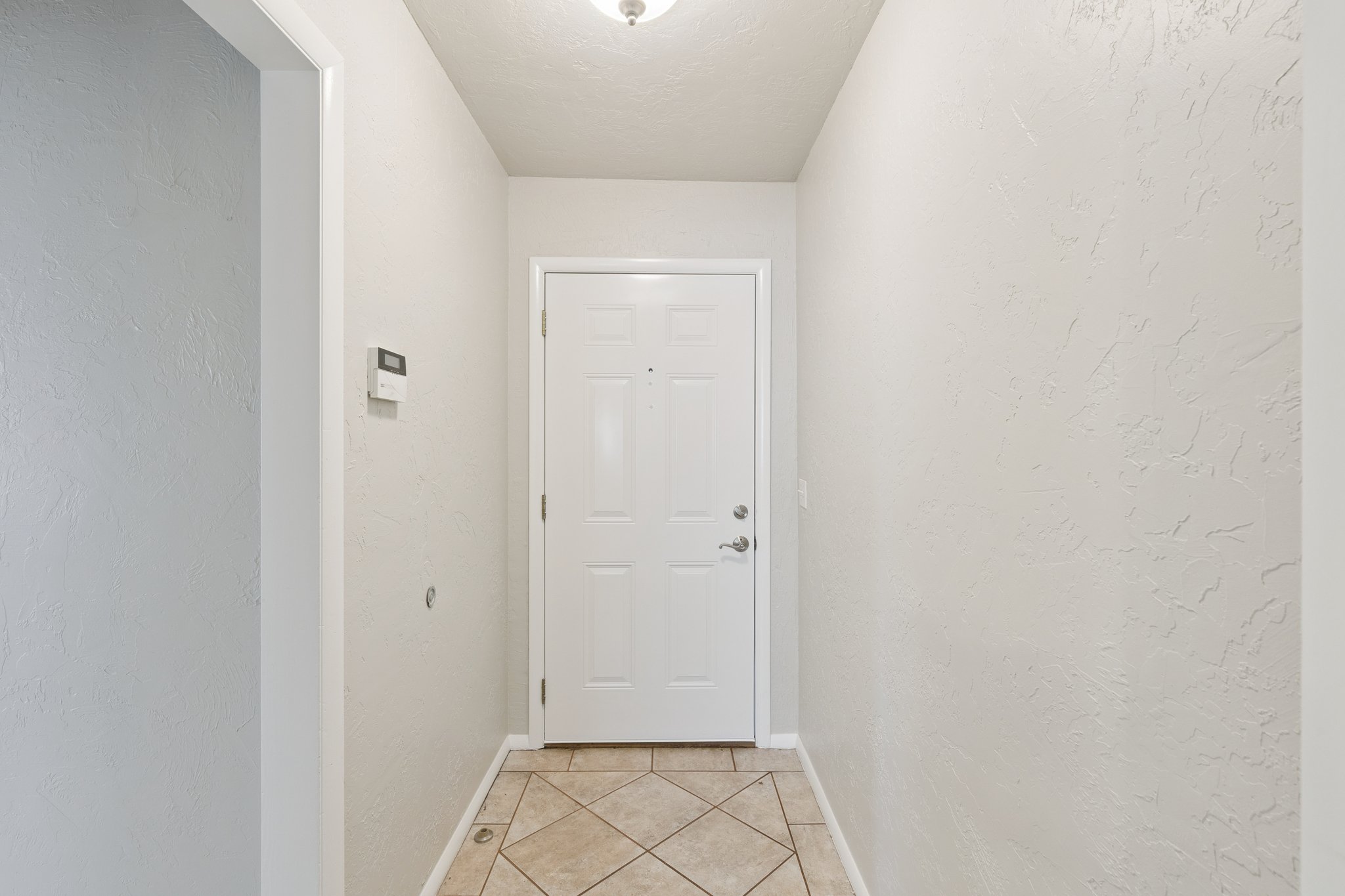 616 Fairlane Dr_006.jpg