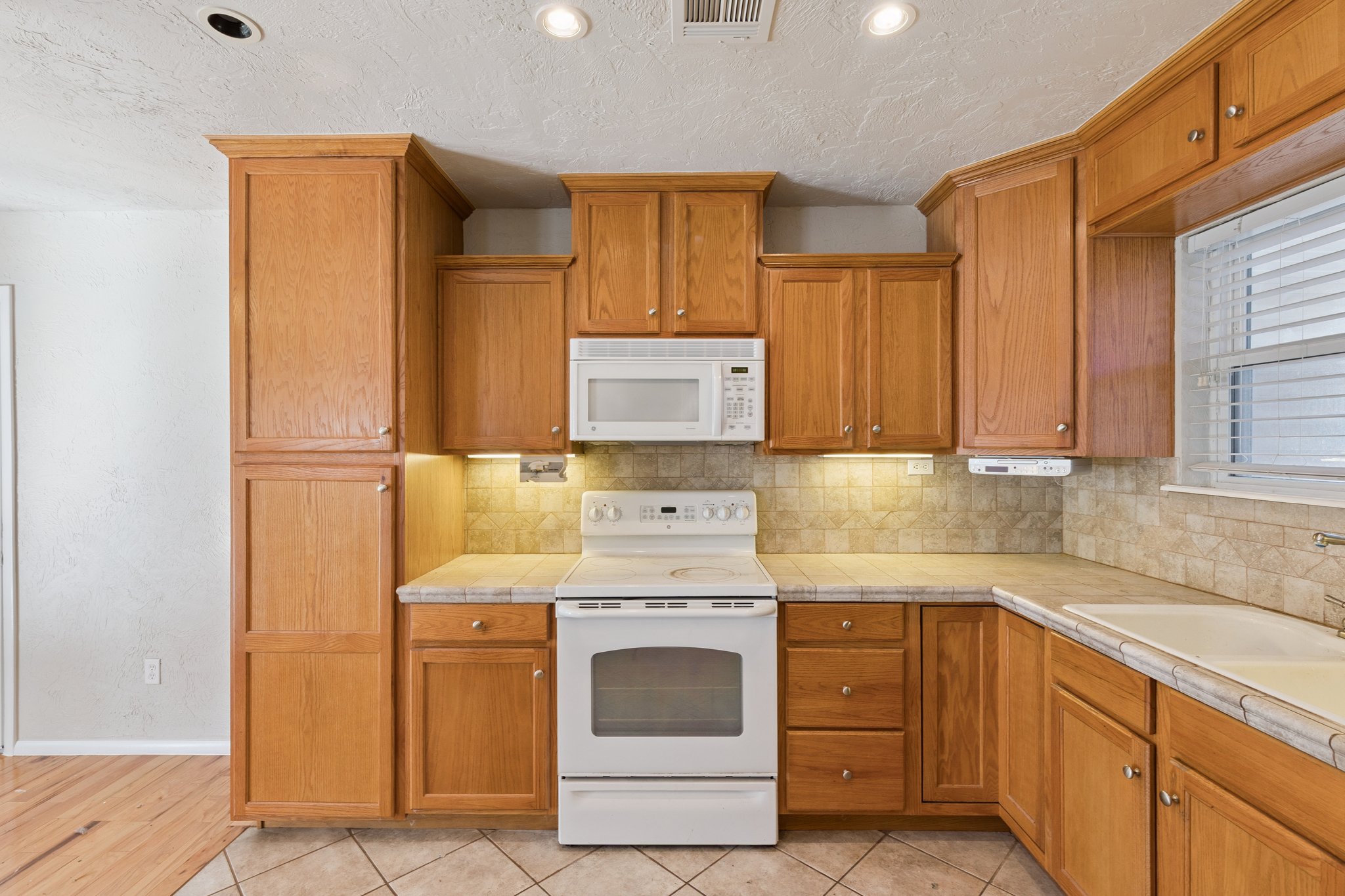 616 Fairlane Dr_018.jpg