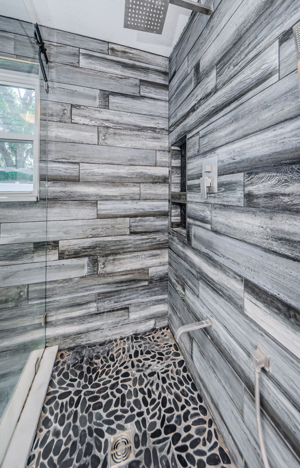 Master Bathroom 1d