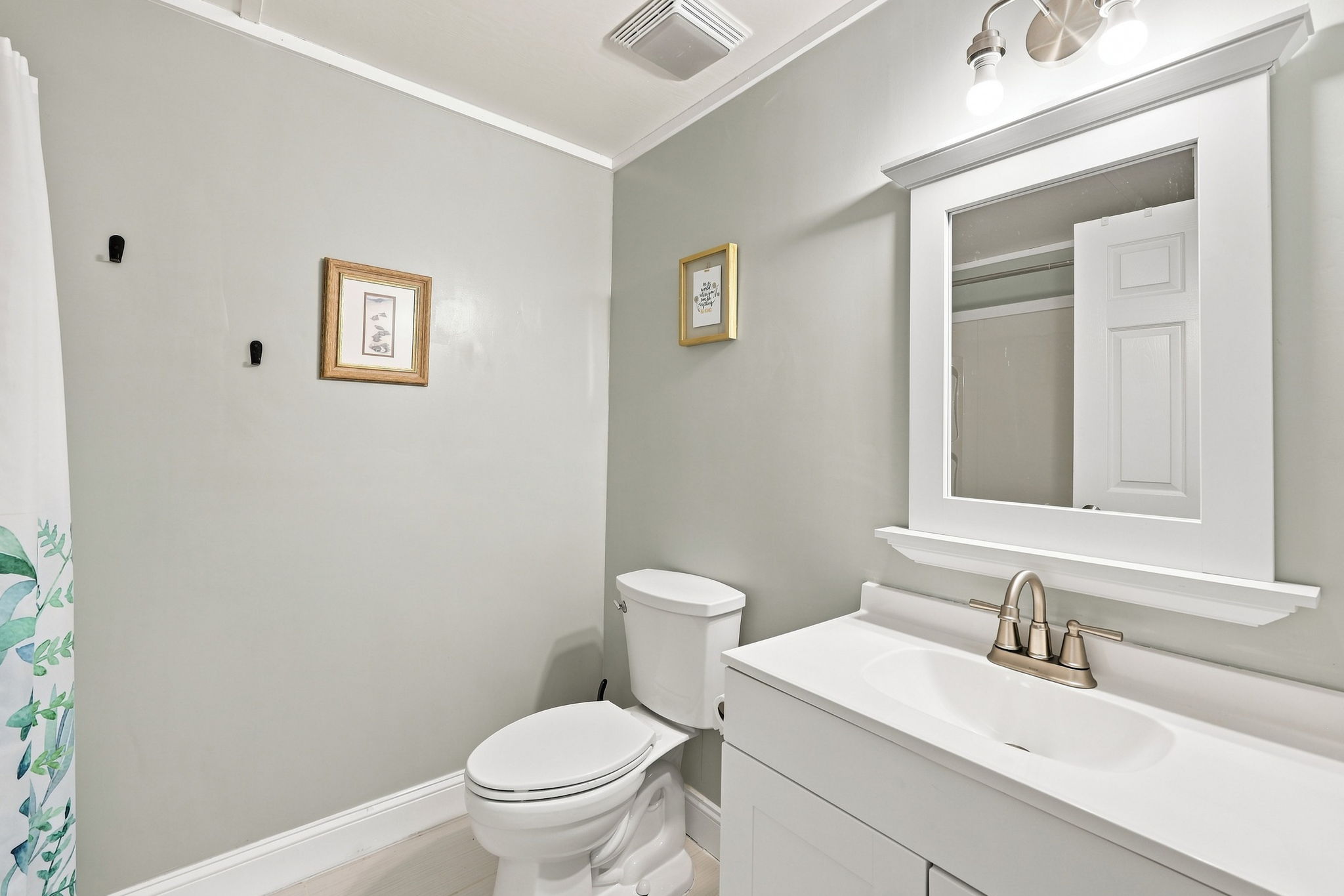 Lower Level Full Bath