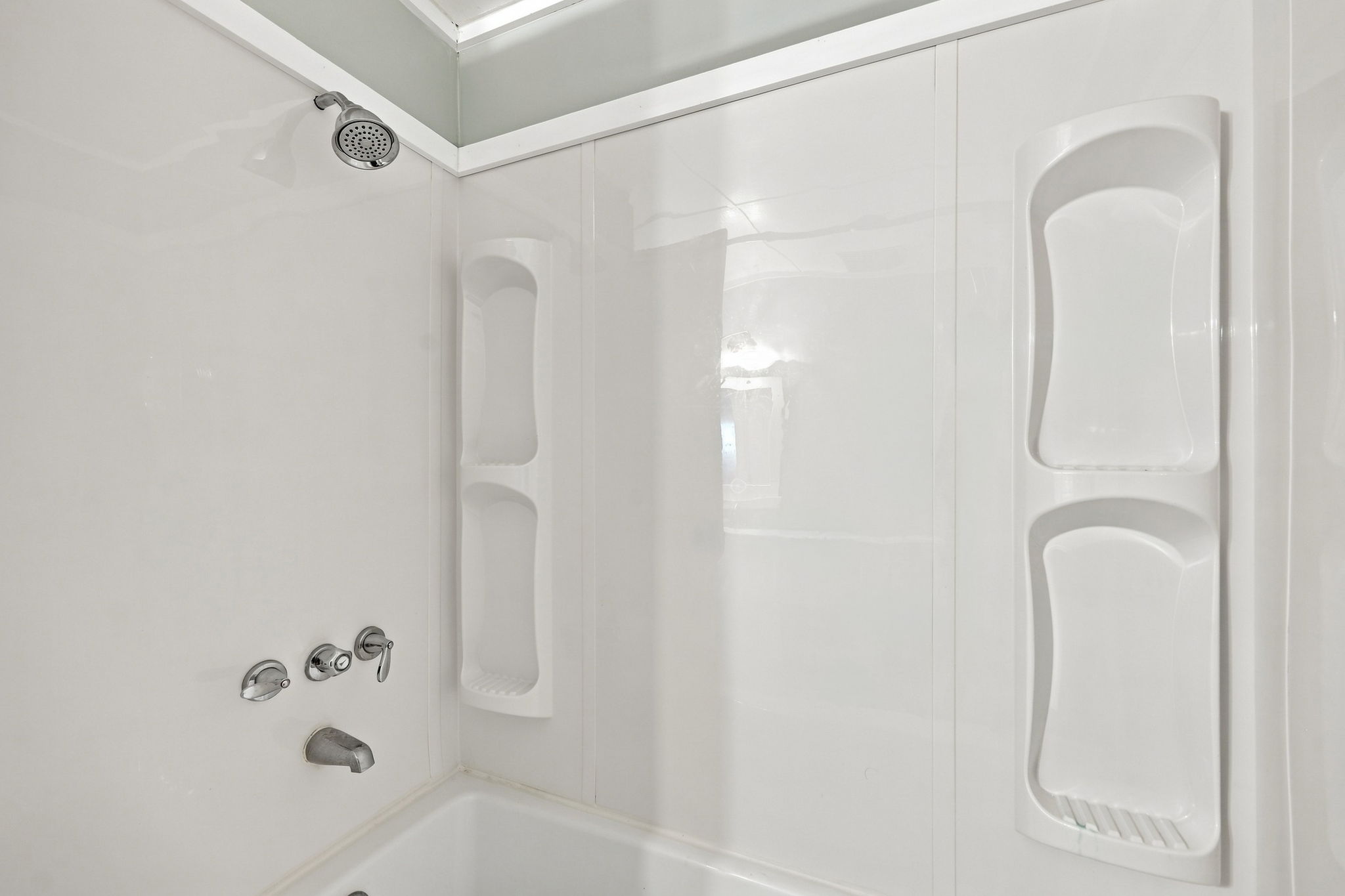 Lower Level Full Bath