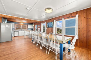 Kitchen/Dining Area