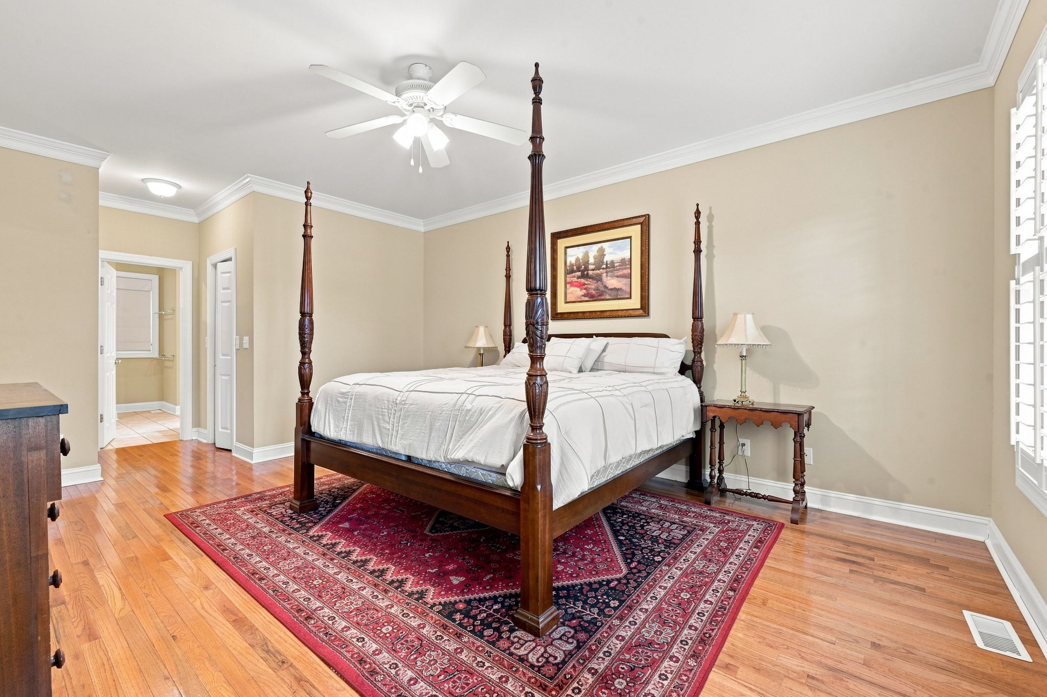 First Floor Master Bedroom w/Ensuite Bathroom