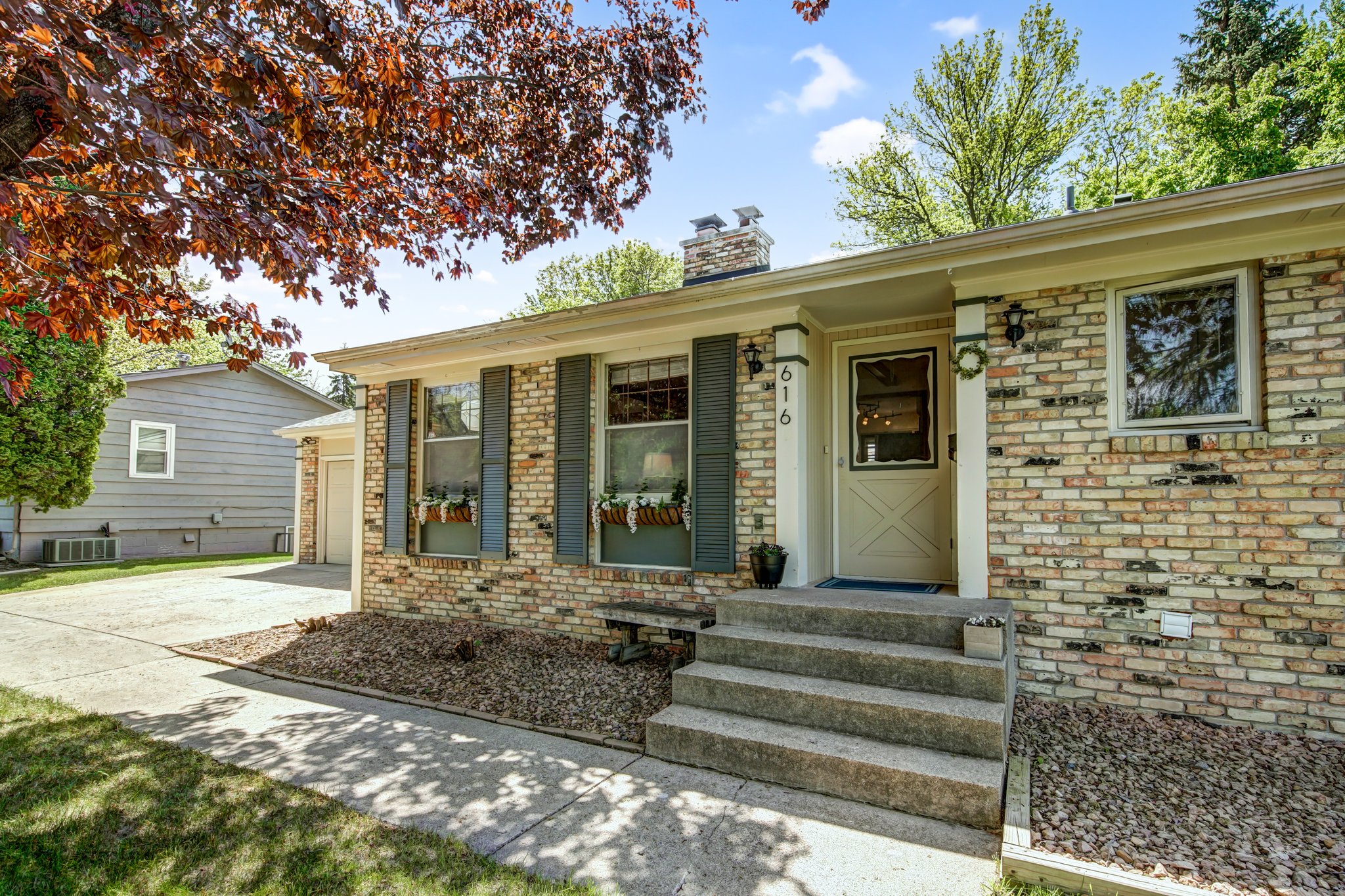 616 Rice Creek Terrace NE, Fridley, MN 55432 Mint Real Estate Photography