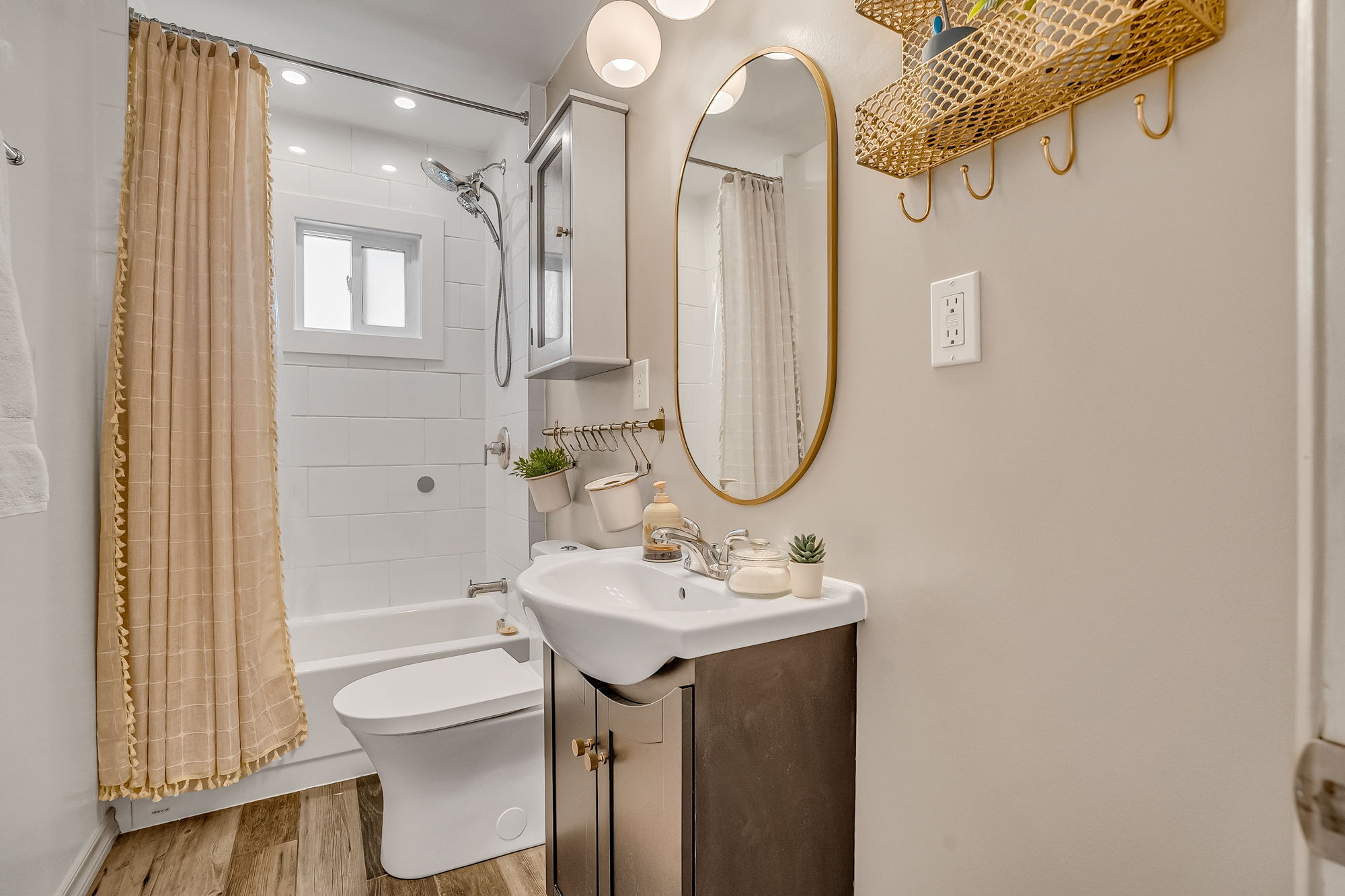 24-washroom1