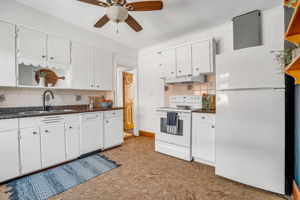 16-kitchen1
