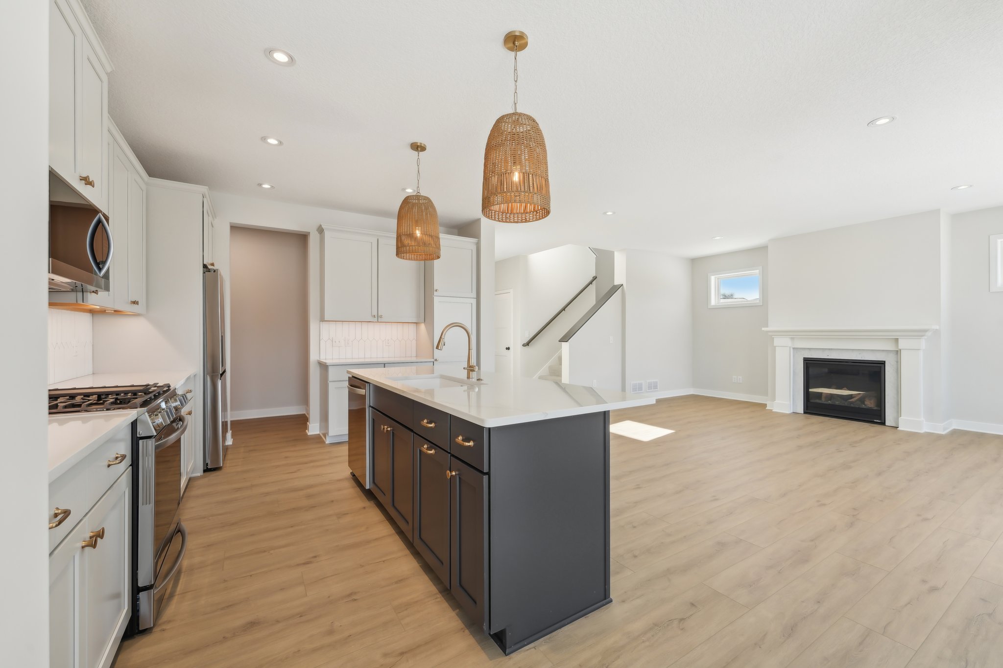 Harkness Ln S-015.jpg