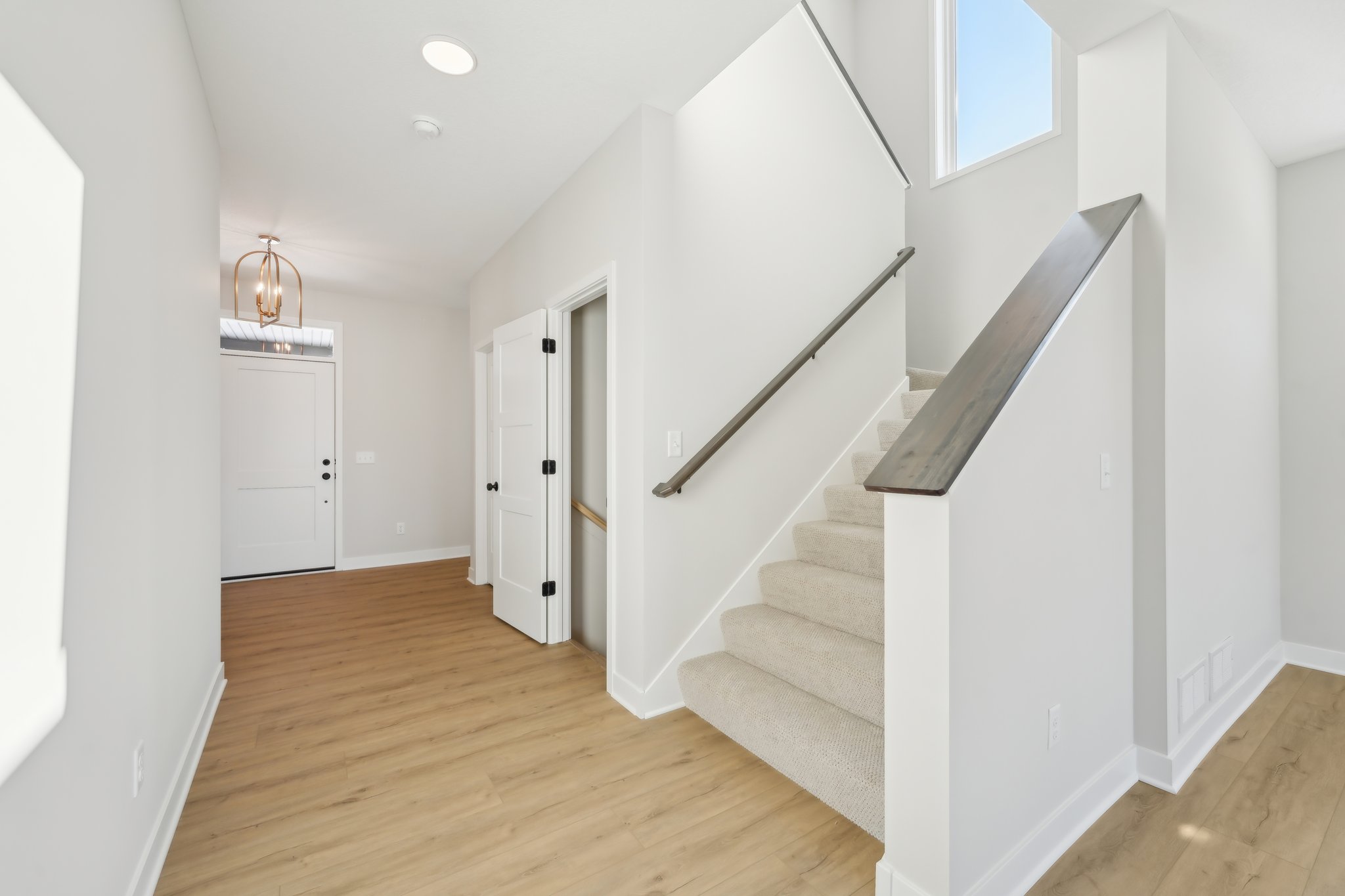 Harkness Ln S-022.jpg