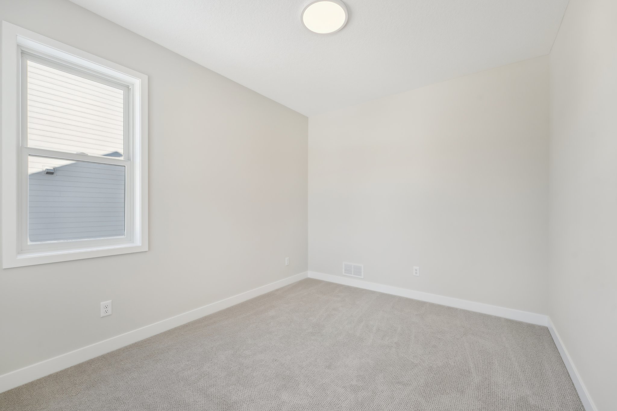 Harkness Ln S-025.jpg