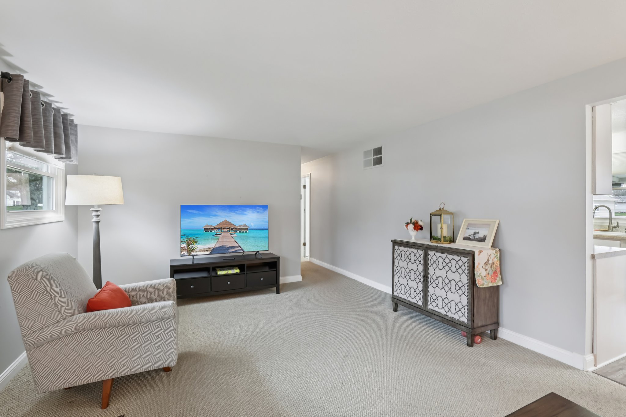 Thistlewood Dr-S1403-007.jpg