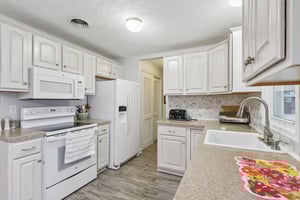 Thistlewood Dr-S1403-015.jpg