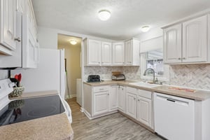 Thistlewood Dr-S1403-016.jpg