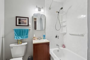 Thistlewood Dr-S1403-030.jpg