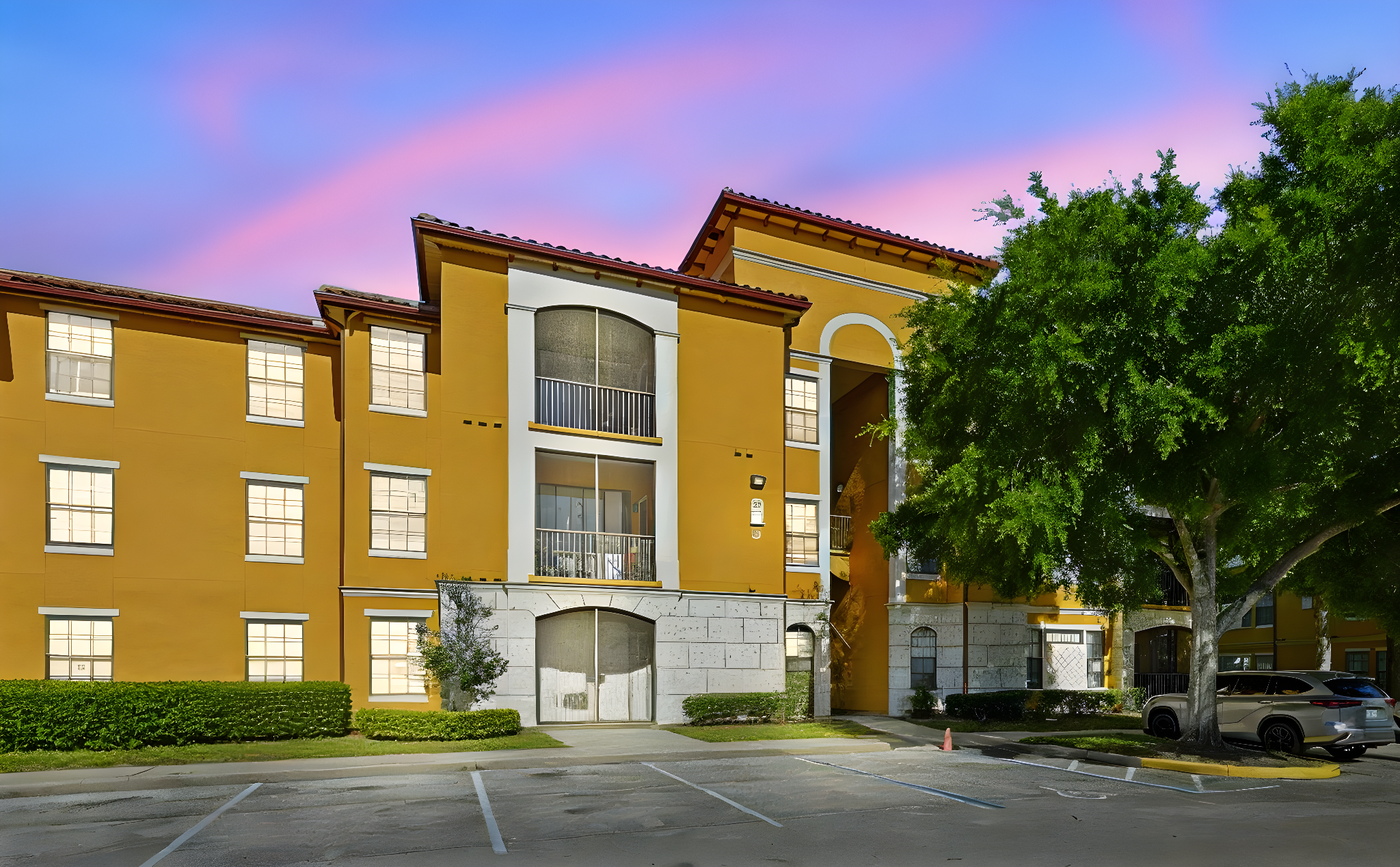 6169 Metrowest Blvd unit 305_01 day to dusk.jpeg