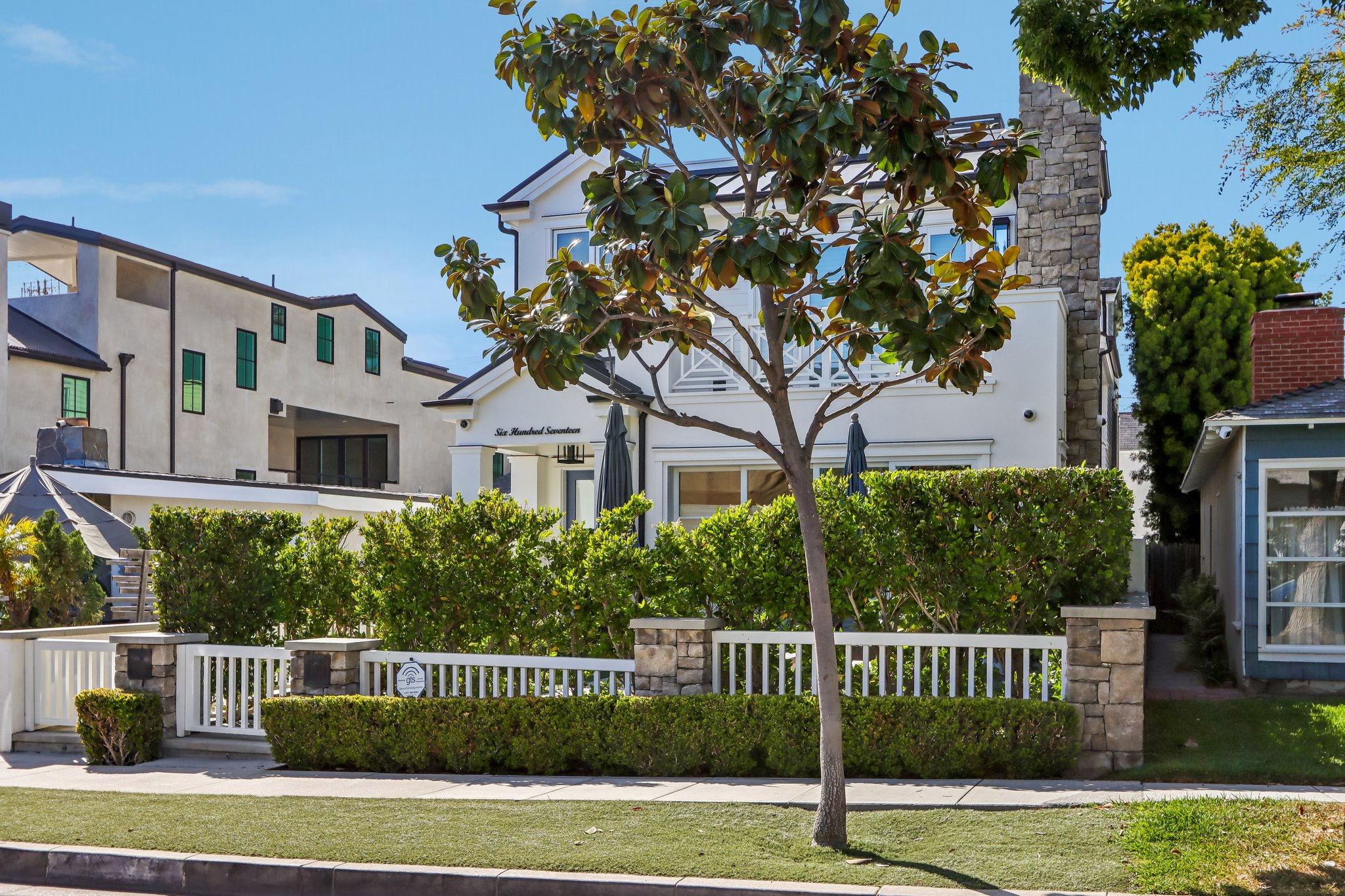 .5 Narcissus Ave-S2904-002.jpg