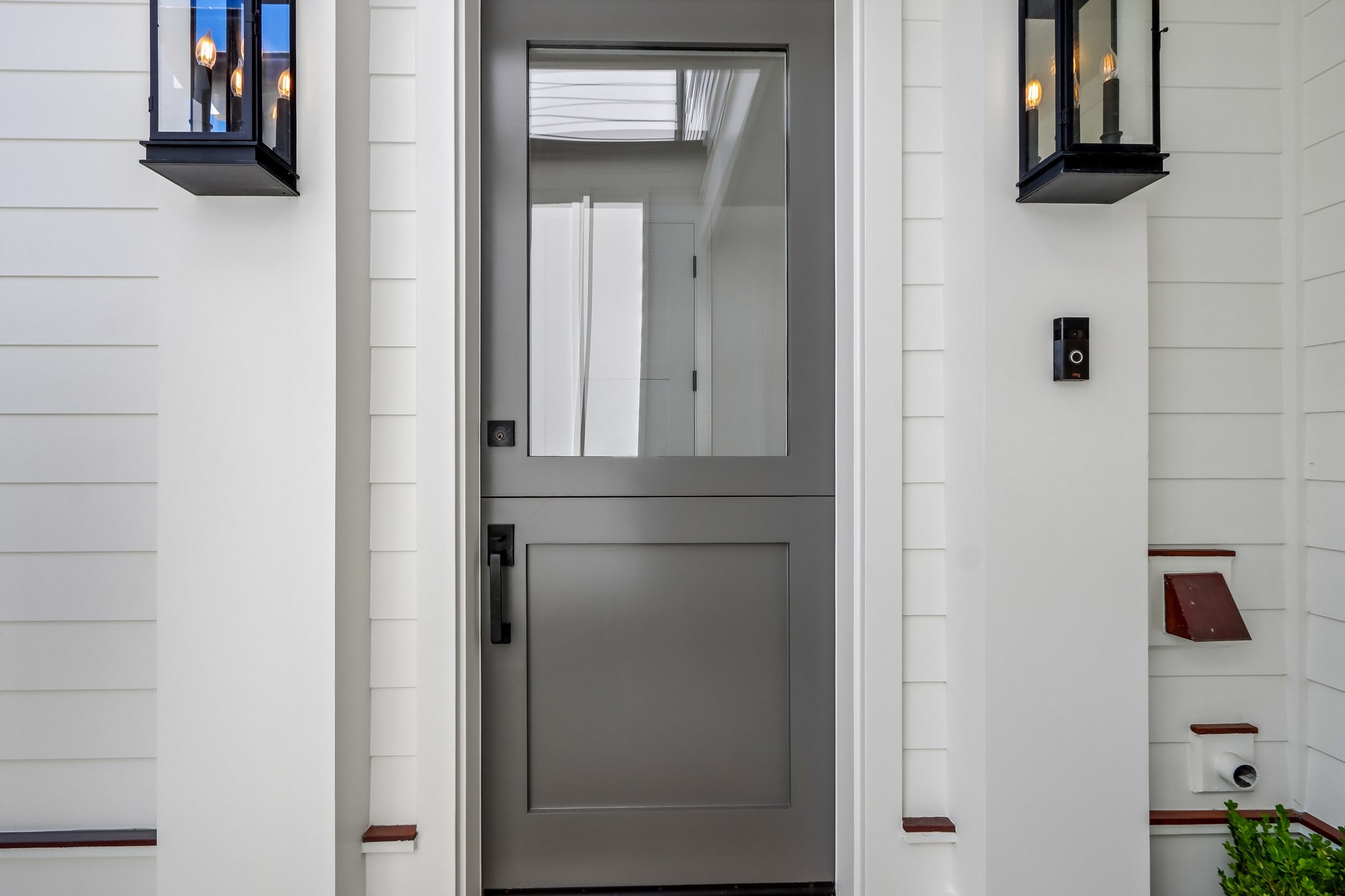 .5 Narcissus Ave-S2904-008.jpg