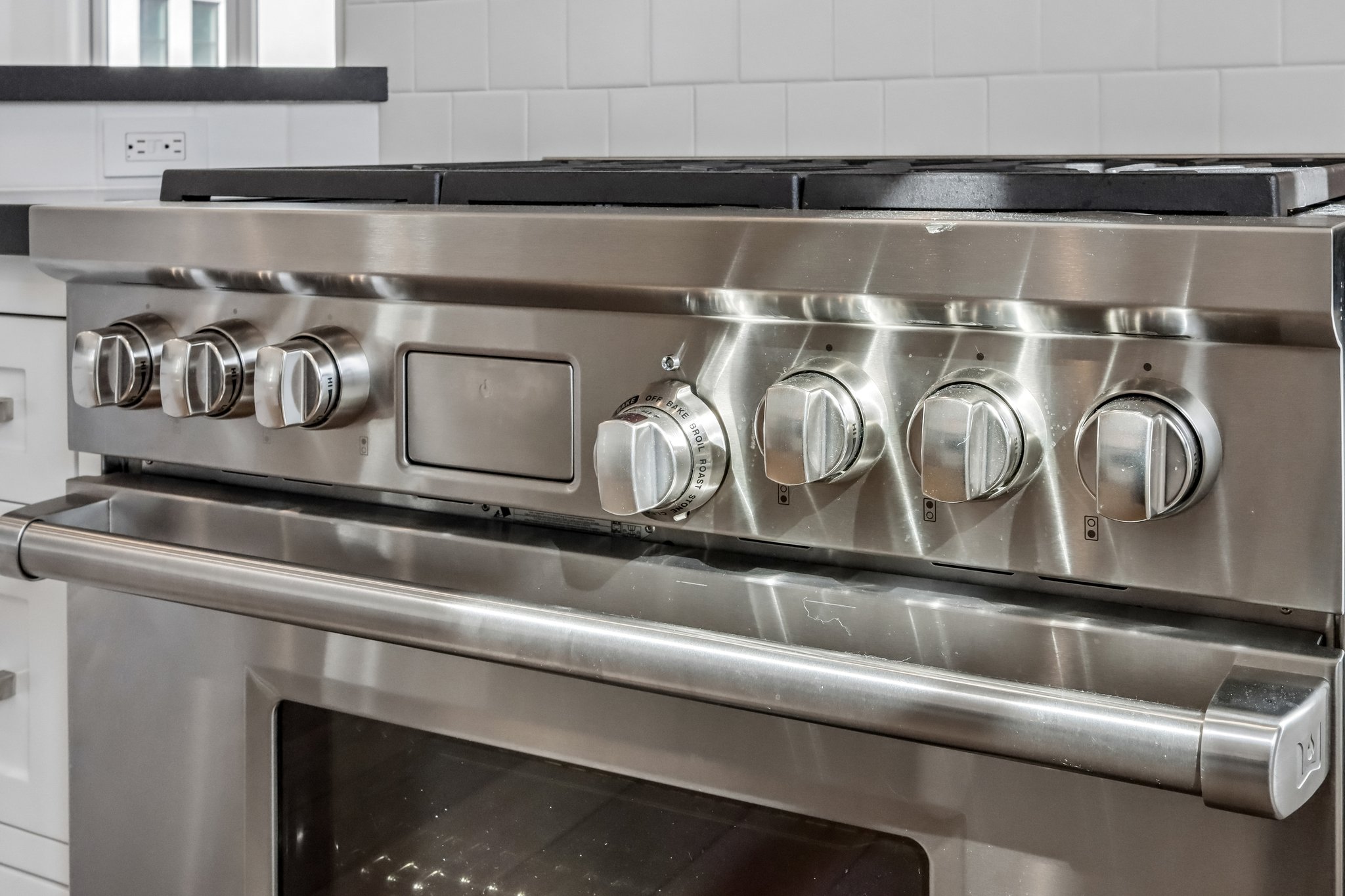 .5 Narcissus Ave-S2904-031.jpg