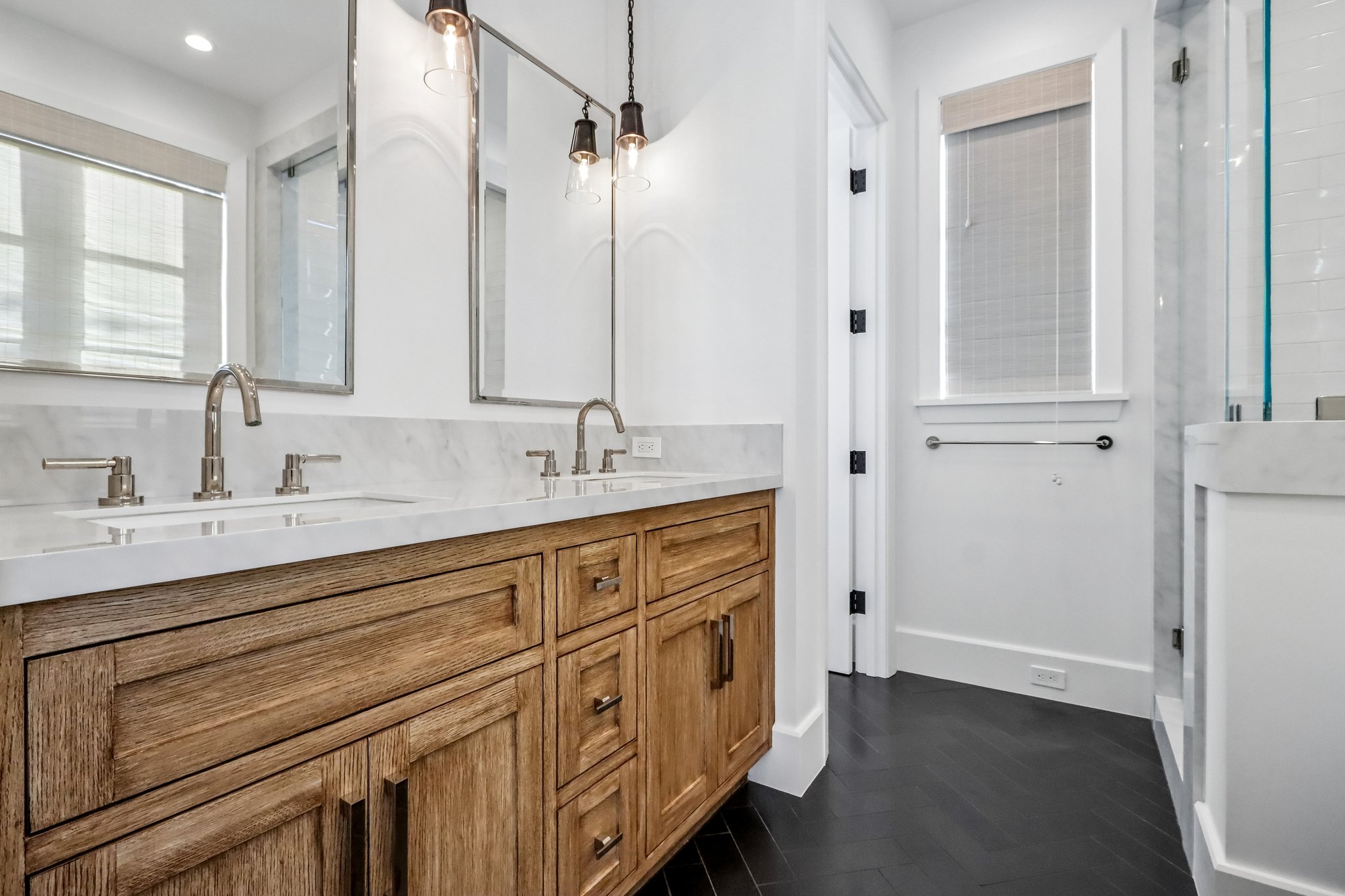 .5 Narcissus Ave-S2904-034.jpg