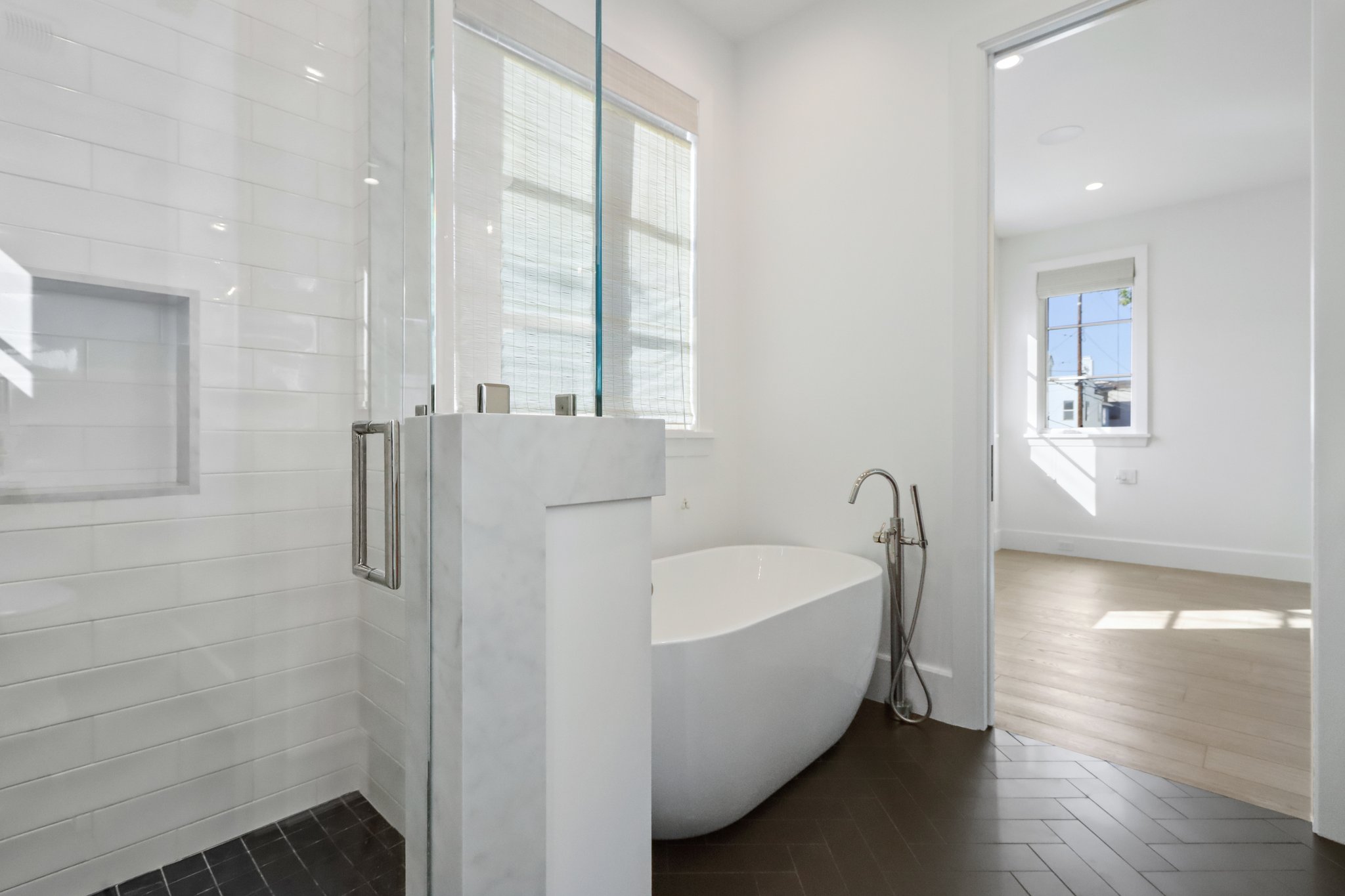 .5 Narcissus Ave-S2904-035.jpg