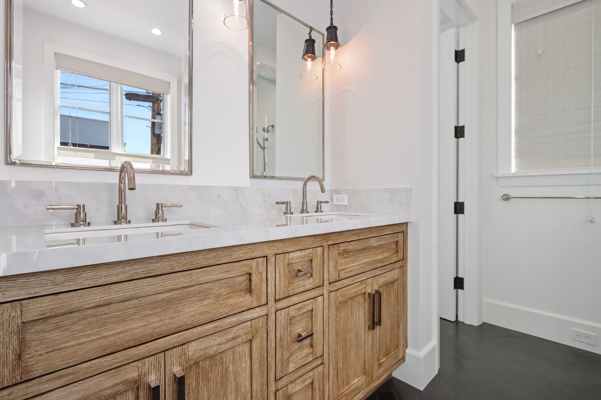 .5 Narcissus Ave-S2904-039.jpg