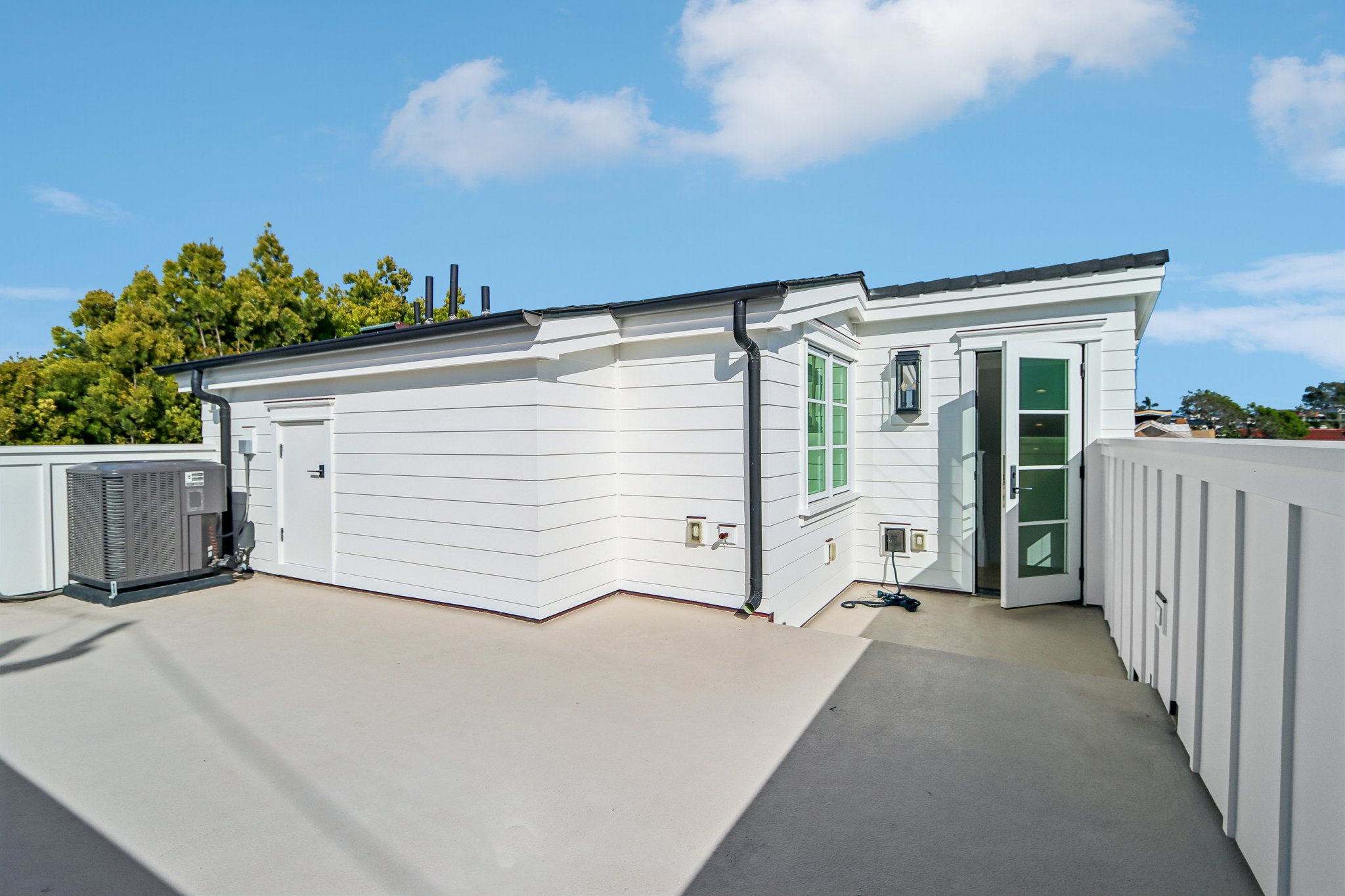 .5 Narcissus Ave-S2904-051.jpg