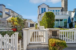 .5 Narcissus Ave-S2904-004.jpg