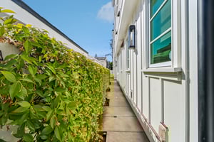 .5 Narcissus Ave-S2904-005.jpg