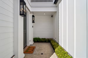 .5 Narcissus Ave-S2904-007.jpg