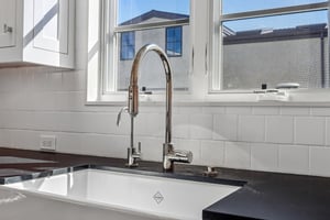 .5 Narcissus Ave-S2904-030.jpg