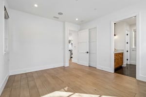 .5 Narcissus Ave-S2904-033.jpg