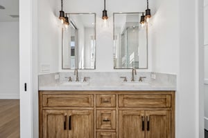 .5 Narcissus Ave-S2904-040.jpg