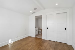 .5 Narcissus Ave-S2904-047.jpg