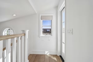 .5 Narcissus Ave-S2904-049.jpg