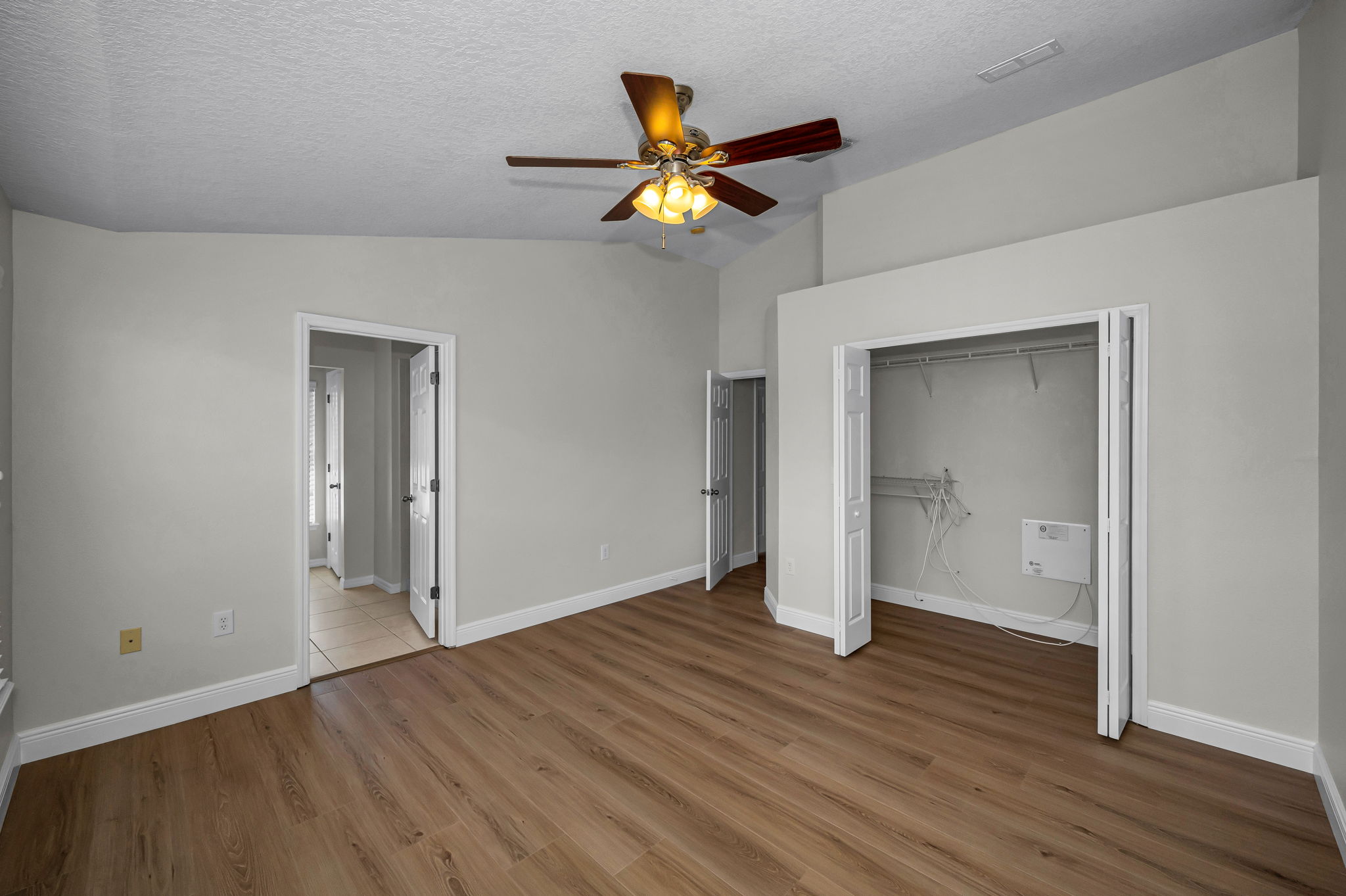 Upper Level Primary Bedroom1c