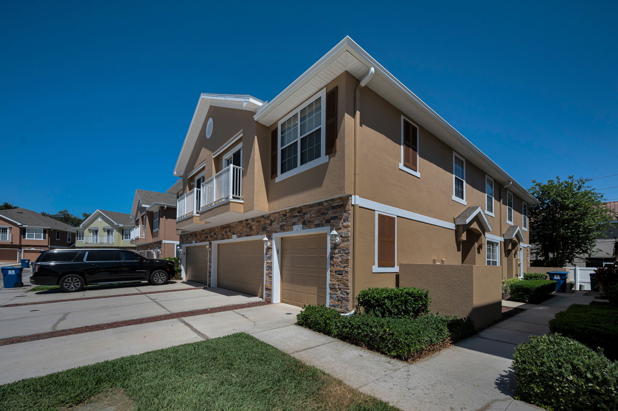 Front Exterior6