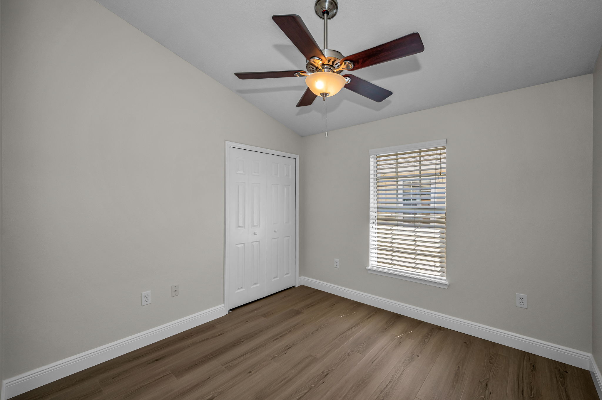 Upper Level Bedroom3a