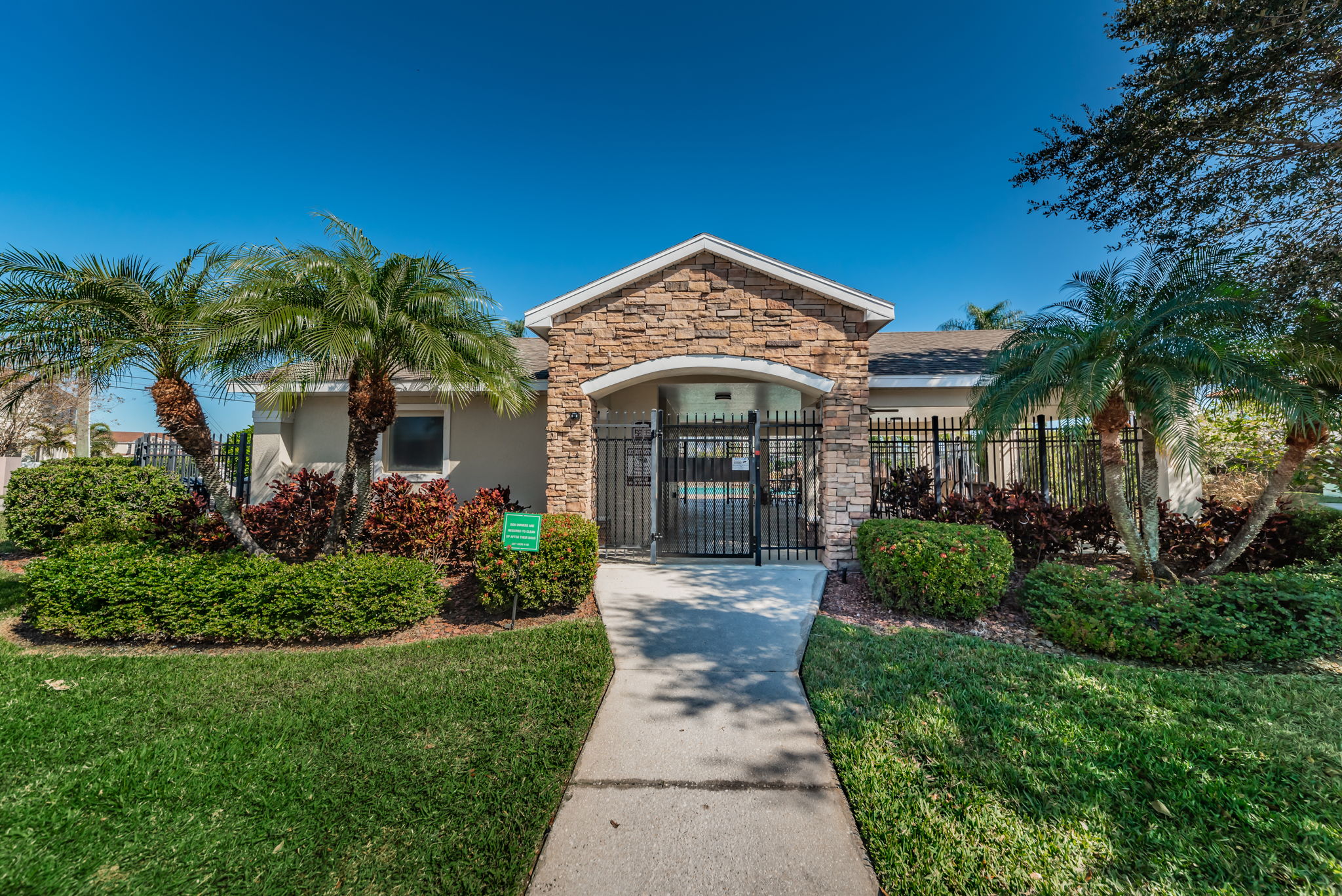 3-Bay Breeze Cove Pool